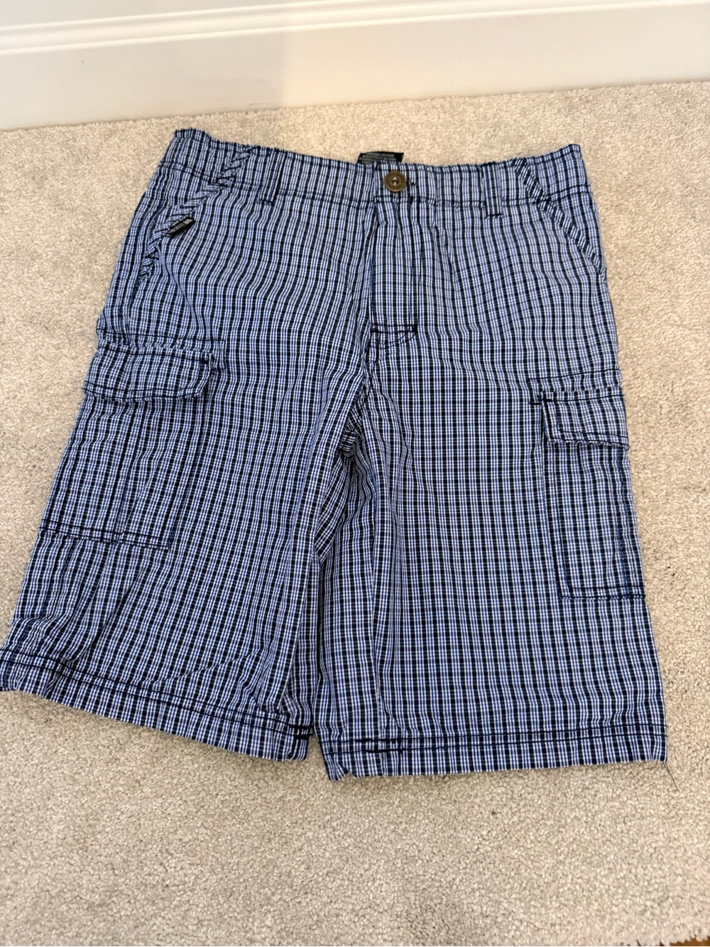 Boys Blue Plaid Cargo Shorts size 9/10